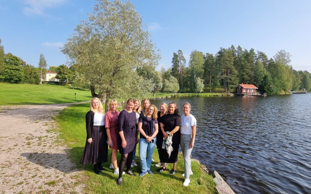 Tutustumassa Koiviston Huvilaan Nuuksiossa